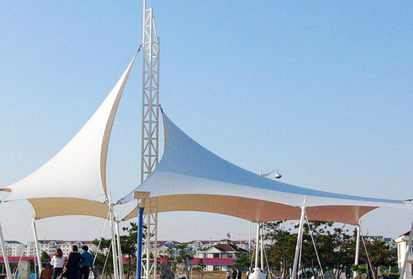 膜結(jié)構(gòu)車棚廠家淺析膜結(jié)構(gòu)工程應(yīng)該注意什么？