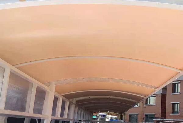 長春膜結(jié)構(gòu)停車棚的特點