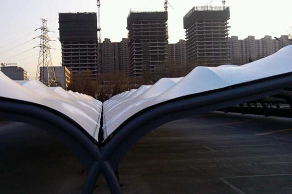 長(zhǎng)春膜結(jié)構(gòu)車(chē)棚由哪些結(jié)構(gòu)單元構(gòu)成