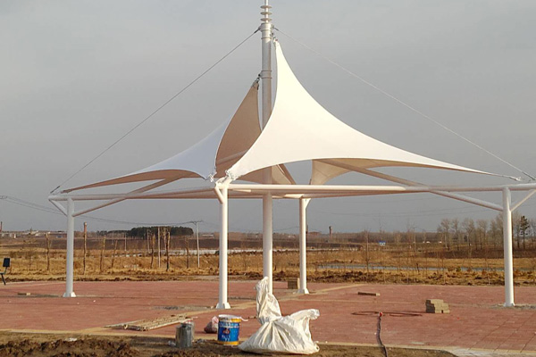 長(zhǎng)春膜結(jié)構(gòu)造型的控制要素：點(diǎn)、線的操作