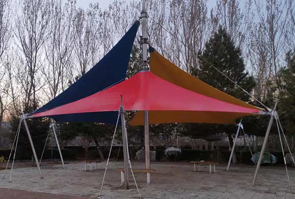 膜結(jié)構(gòu)汽車棚 膜結(jié)構(gòu)汽車棚